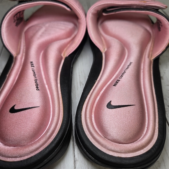 Nike Women's Blush Pink Slide Sandals - Picture 4 of 9